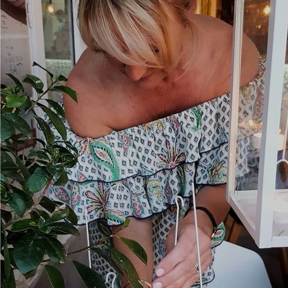 Zara Ruffle Off Shoulder Top in White Multi Color Floral Botanical Size XSmall - Picture 12 of 15